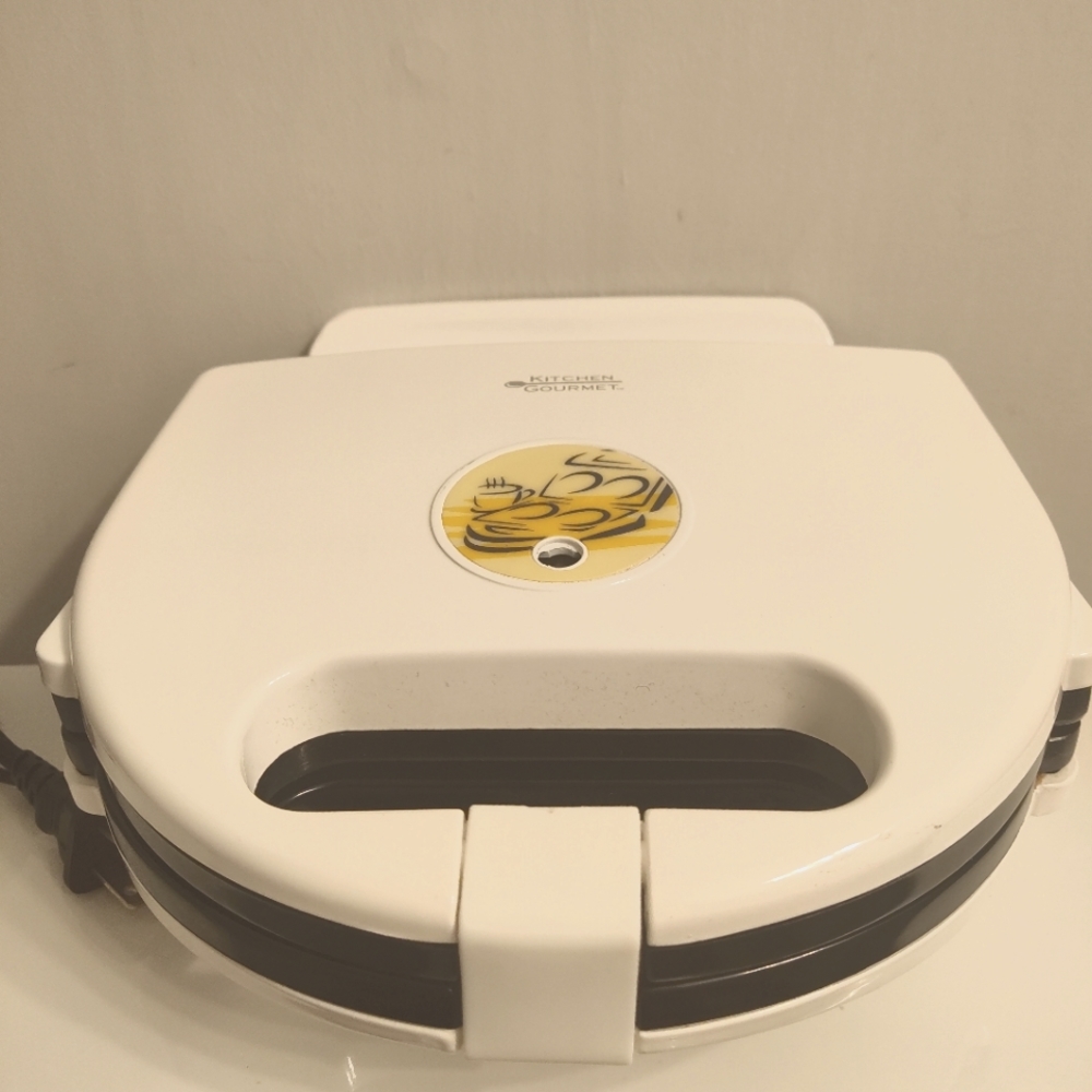 Kitchen Gourmet Waffle Maker